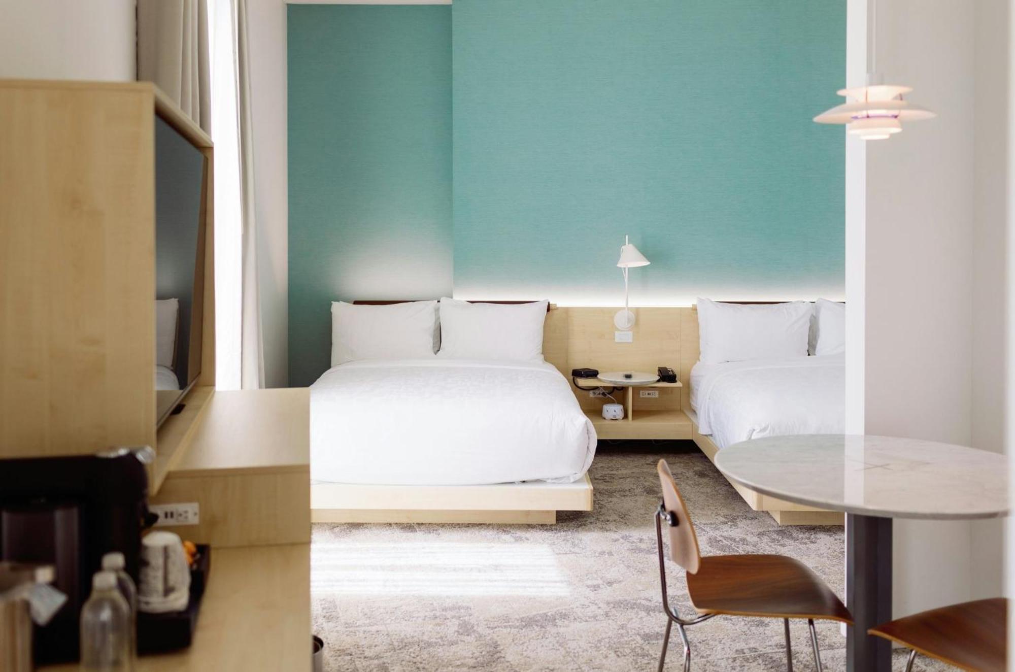 Deluxe Queen Room